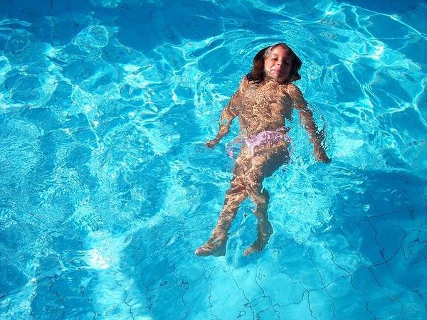 Quels sont les équipements et les dispositifs obligatoires pour la sécurité piscine ?