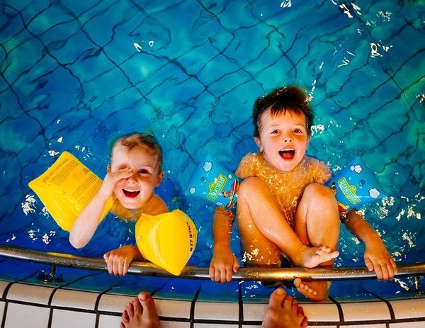 Comment sensibiliser et éduquer les enfants à la sécurité piscine ?